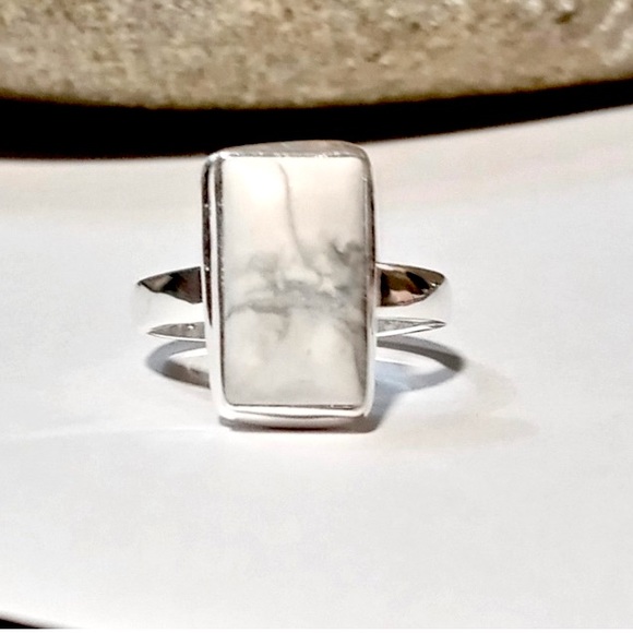 Howlite Ring - Picture 11 of 15